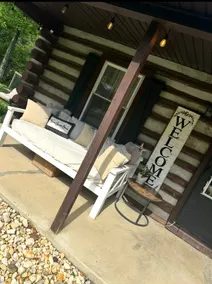 Cute, pet friendly cabin on Wood Creek Lake! - Image 3