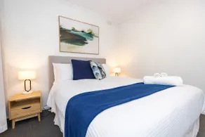 Boutique Elsternwick Apartment - Image 4