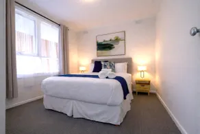 Boutique Elsternwick Apartment - Image 5