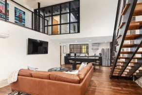 The Lehigh Suite - Urban Sanctuary Luxury Stay wit - Image 3