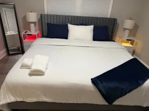 Luxury Comfort Stay | Spacious • Relaxing•Friendly - Image 3
