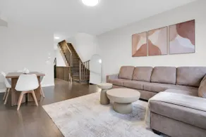Modern Family-Friendly 4BR Townhouse – Sleeps 7 - Image 3