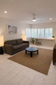 Spacious Queen 1BR Suite w/Kitchenette | Downtown - Image 3