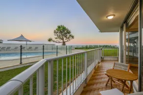 Absolute Beachfront Apartment with Direct Pool - Image 3