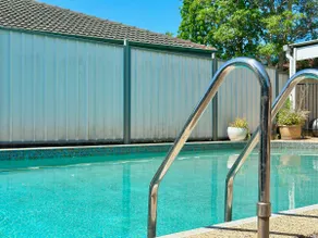 2B1B Guesthouse with Pool Nearby Garden City - Image 2