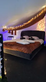 Cozy retreat with private Jacuzzi – getaway for 2 in Honfleur - Image 2