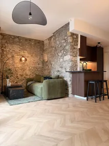 Designer apartment at the Tour César, 2 steps from the lake - Image 5