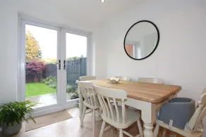 Spacious 3-Bed House, 2 Bathroom, with Garden. - Image 3