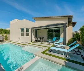 Brand New ~ Gated, Safe, Family Friendly & Chic! - Image 4