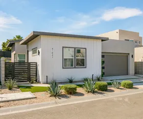 Brand New ~ Gated, Safe, Family Friendly & Chic! - Image 3