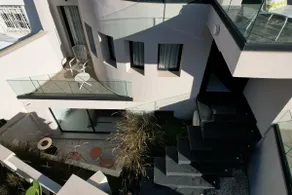 The Ocean Walk | House near the beach - Image 5