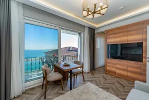 20 minutes to the airport *Sea View* Balcony - Image 3