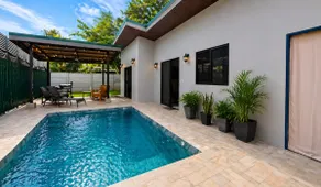 House with a private pool - Image 2