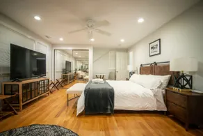 Spacious Coastal Townhome Deck and Parking - Image 5