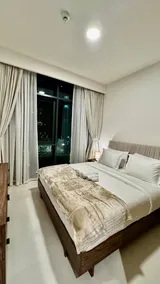 Luxury One Bedroom Apartment - Creek Harbour - Image 5