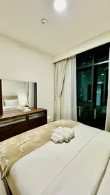 Luxury One Bedroom Apartment - Creek Harbour - Image 3