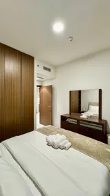 Luxury One Bedroom Apartment - Creek Harbour - Image 2