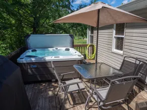 Cozy Sparta Getaway Near Indian Lakes, New Hot Tub - Image 2