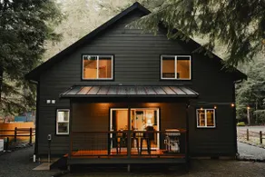 Mischievous Moose Lodge-Mt Rainier-Sauna-HotTub-EV - Image 4