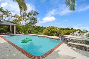 Montmare Exclusive Paradise Getaway Villa with Pool - Image 3