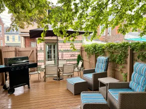 Spacious, historical oasis in center city - Image 3