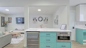 Modern 3BR Suite Steps to C-Train Near Zoo & DT - Image 3