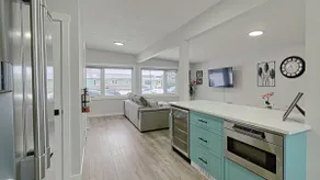 Modern 3BR Suite Steps to C-Train Near Zoo & DT - Image 2