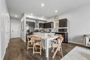 10BR Duplex | 2 Kitchens | Perfect for Families - Image 3
