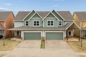 10BR Duplex | 2 Kitchens | Perfect for Families - Image 2