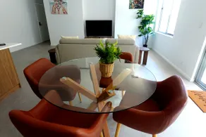 Modern Private Townhouse Close to City & Transport - Image 5