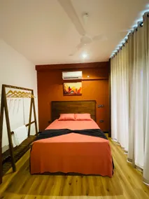 White House Holiday Resort - Image 2