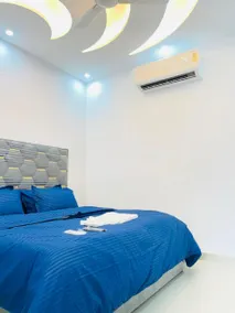 The Luxury Corner (Couple Friendly) - Image 4