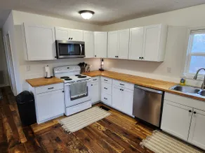 Oak Hollow House - Image 4