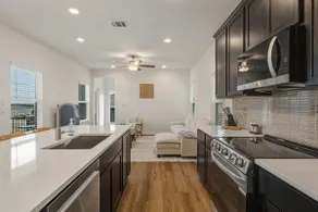 9 Bed~Georgetown ATX~Pool/Pickleball/2 Car Garage - Image 2