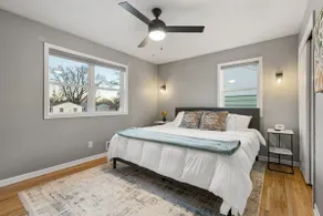 Central 4BR Gem: Shop, Dine, & Relax - Image 2