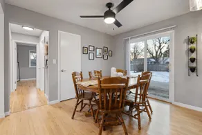Central 4BR Gem: Shop, Dine, & Relax - Image 4