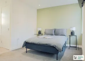 Flora's Flat 4 - Image 3