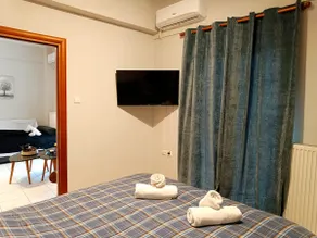 Gk Suites – Agios Konstantinos Square View - Image 4