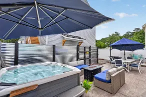 Golf cart + fenced courtyard + hot tub + fire pit - Image 3