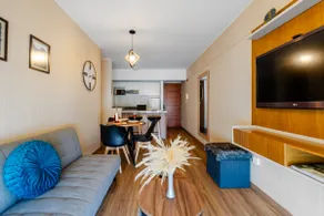 Beautiful and elegant 1BR bordering San Isidro - Image 2