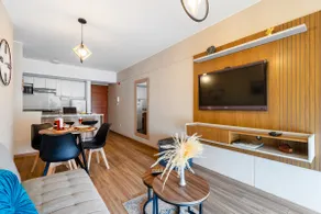 Beautiful and elegant 1BR bordering San Isidro - Image 3