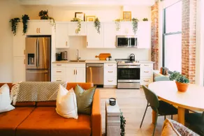 Historic Charming 2BR Apartment DT Halifax - Image 4