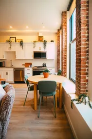 Historic Charming 2BR Apartment DT Halifax - Image 2