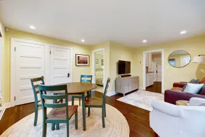 Historic Phinney Ridge Apartment - Image 2