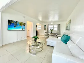 2237/U2-BeachFront-Sensation-Apt-with AC-Downtown - Image 3