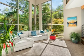 4BR home w/ pool, hot tub & great location - Image 3