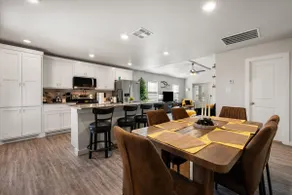SFH, Sleeps 9, No Stairs, 2-Car Garage, Texas Tech - Image 4