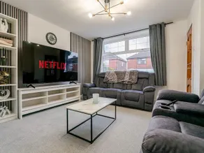 Perfect for Contractors, sleeps 7, 77” TV, Parking - Image 2