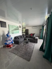 Spacious 3-bedroom house with pool in Papeari - Image 5