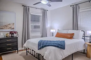 Bright & Spacious Home - Prime Location! - Image 4